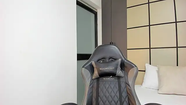 Snapshot of alanapark07 chatting on 10.08.25 alanapark07 online show from 10.08.25