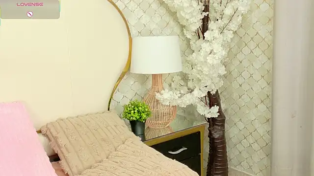 Snapshot of MadissonBonny_ chatting on 10.22.25 MadissonBonny online show from 10.22.25