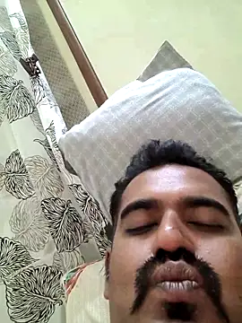 Snapshot of roshankakol chatting on 11.22.25 roshankakol online show from 11.22.25