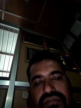 Snapshot of roshankakol chatting on 11.25.25 roshankakol online show from 11.25.25