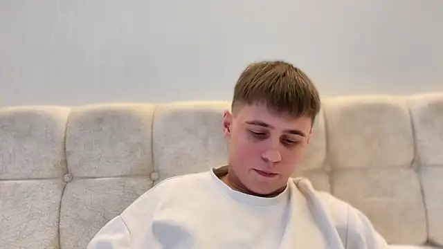 Snapshot of Tyler_Garner chatting on 09.12.25 Tyler Garner online show from 09.12.25