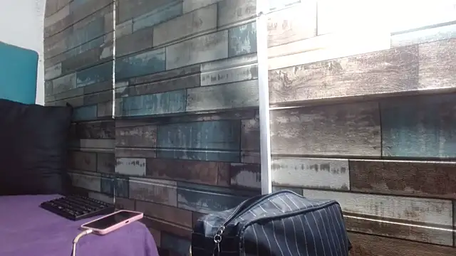 Yesamin Stone18 online show from 04.06.26