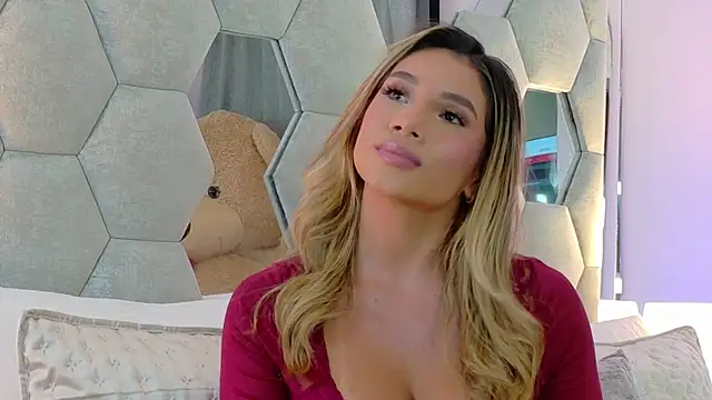 NicoleArmani online show from 02.14.26