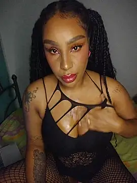 Queen Amara online show from 05.25.26