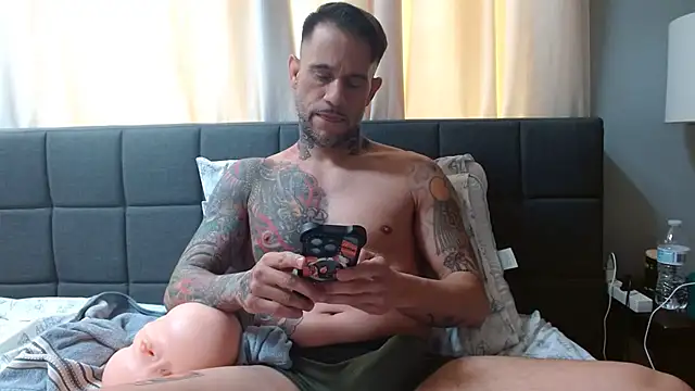 Snapshot of SexyFitDaddyy chatting on 03.28.26 SexyFitDaddyy online show from 03.28.26