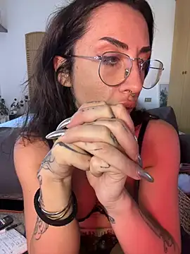 nikkaanderic online show from 05.26.26
