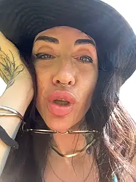 nikkaanderic online show from 05.29.26