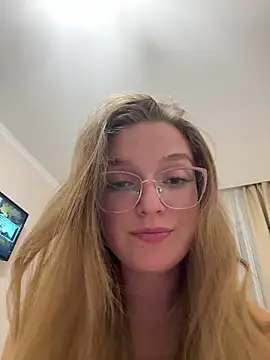 Snapshot of Bellatrisssaa chatting on 09.15.25 Bellatrisssaa online show from 09.15.25