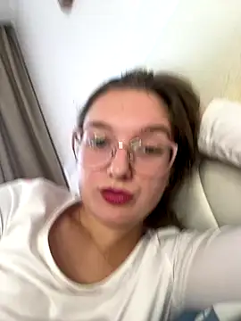 Bellatrisssaa online show from 11.06.25