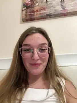 Bellatrisssaa online show from 12.16.25