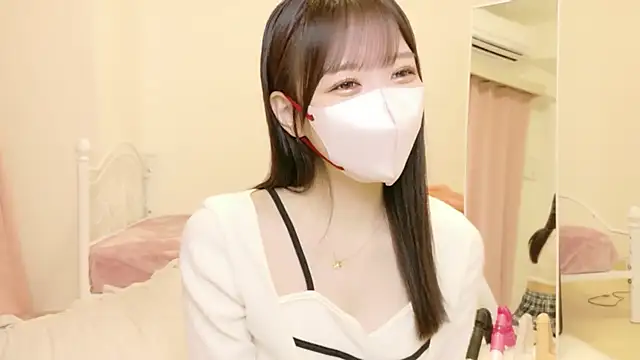 roachan  online show from 02.17.26