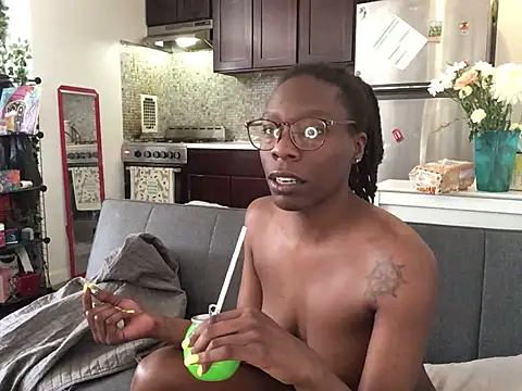 littyleesh1 online show from 03.17.26