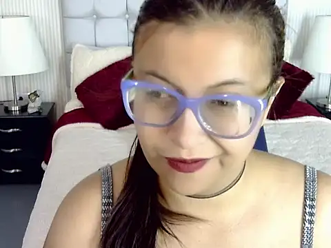 Snapshot of Amber_Rouge_ chatting on 09.20.25 Amber Rouge online show from 09.20.25