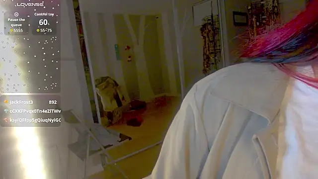 Snapshot of Blossom94 chatting on 02.18.26 Blossom94 online show from 02.18.26