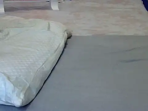 Playroom queen online show from 12.18.25