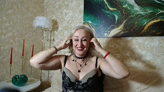  Sara  Smith  online show from 09.30.25