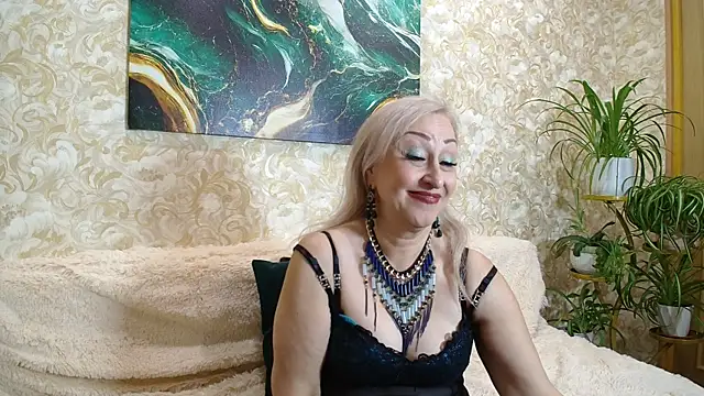  Sara  Smith  online show from 10.11.25