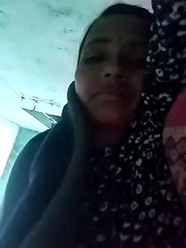 Snapshot of KIRTI12_HOT chatting on 10.18.25 KIRTI12 HOT online show from 10.18.25