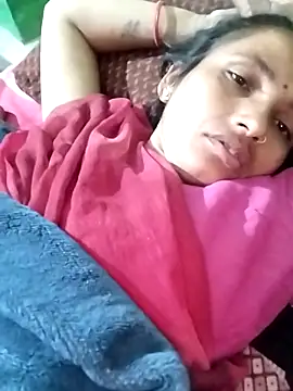 Snapshot of KIRTI12_HOT chatting on 10.28.25 KIRTI12 HOT online show from 10.28.25