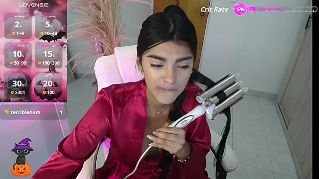 Snapshot of amarasilk_ chatting on 10.21.25 amarasilk online show from 10.21.25