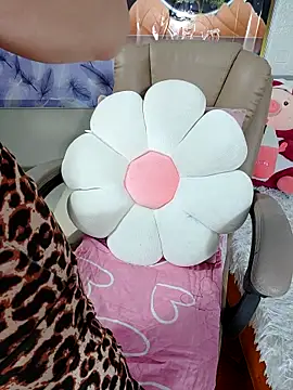 LadyMaiMai online show from 02.14.26