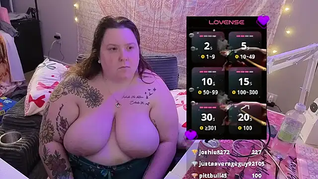 Snapshot of brookenicole3003 chatting on 04.17.26 brookenicole3003 online show from 04.17.26