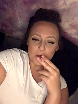 Snapshot of Welsh_Maya19X chatting on 10.02.25 Welsh Maya19X online show from 10.02.25