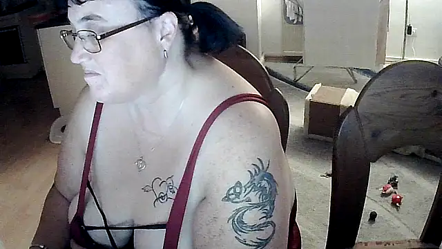 Snapshot of Minou1610 chatting on 10.02.25 Minou1610 online show from 10.02.25