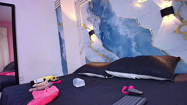 Evelin thompsson online show from 09.25.25