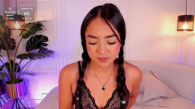 Dafne Hillss online show from 11.22.25