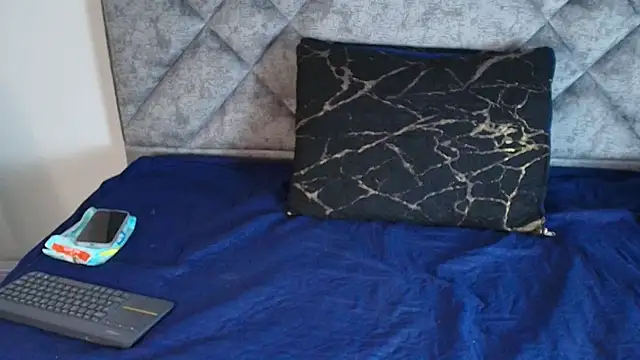 Shantey Laurent online show from 10.21.25