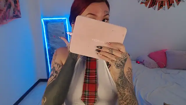 Maddy Vicius19 online show from 10.20.25