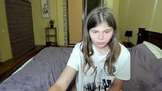 Snapshot of Lilly_Jess chatting on 09.22.25 Lilly Jess online show from 09.22.25