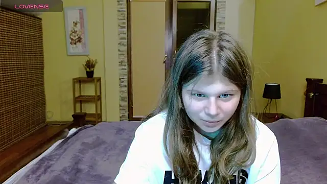 Snapshot of Lilly_Jess chatting on 09.29.25 Lilly Jess online show from 09.29.25