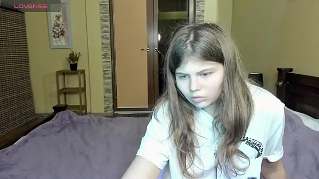 Snapshot of Lilly_Jess chatting on 10.15.25 Lilly Jess online show from 10.15.25