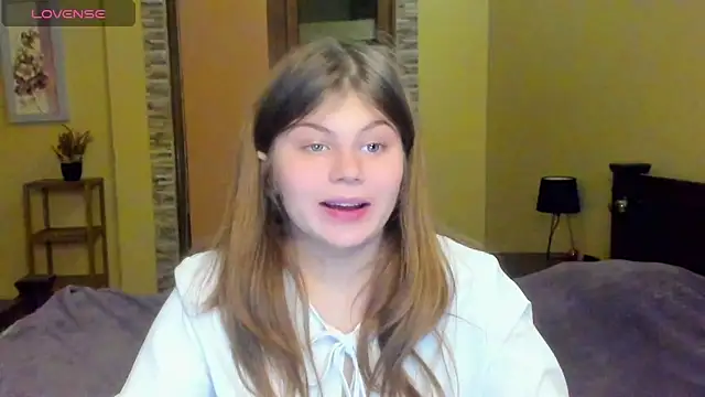 Snapshot of Lilly_Jess chatting on 10.20.25 Lilly Jess online show from 10.20.25