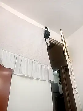 Snapshot of kittymutant99 chatting on 10.29.25 kittymutant99 online show from 10.29.25