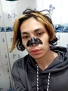 Snapshot of kittymutant99 chatting on 11.19.25 kittymutant99 online show from 11.19.25