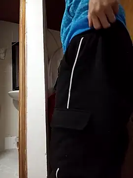 Snapshot of kittymutant99 chatting on 02.26.26 kittymutant99 online show from 02.26.26