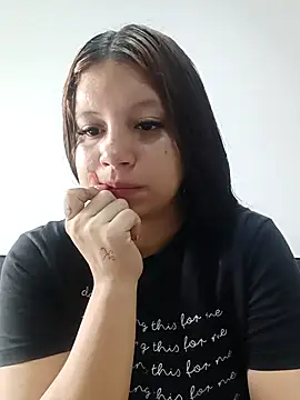 Shell Latina online show from 12.21.25