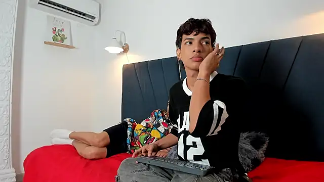 maicol cum23 online show from 12.17.25