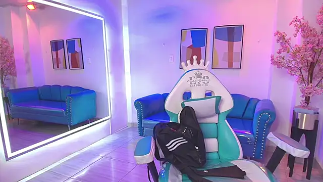 Black roseee online show from 04.17.26