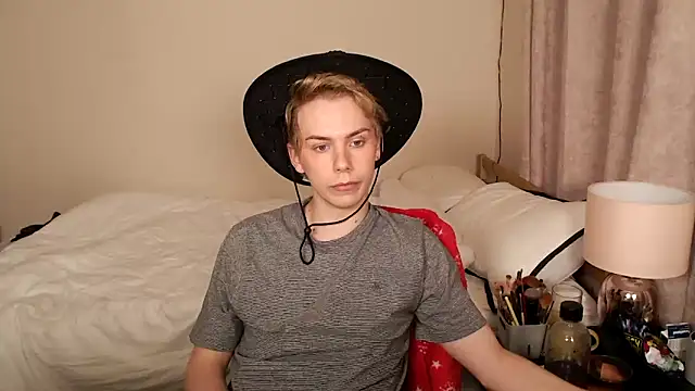 Snapshot of scottishtwink01 chatting on 09.11.25 scottishtwink01 online show from 09.11.25