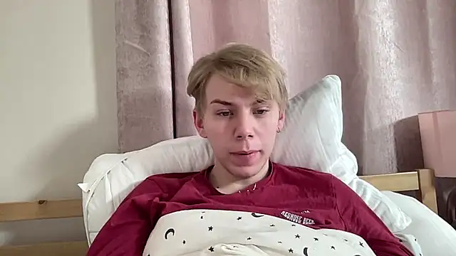 Snapshot of scottishtwink01 chatting on 09.28.25 scottishtwink01 online show from 09.28.25