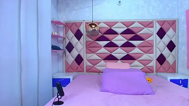 abbyrouss  online show from 09.12.25