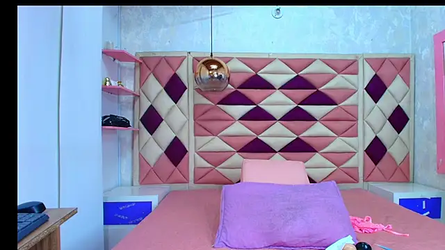 abbyrouss  online show from 09.16.25