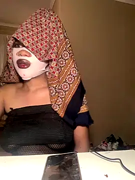 Snapshot of snowwhittie chatting on 09.25.25 snowwhittie online show from 09.25.25