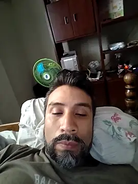 Snapshot of Mac50rus chatting on 09.11.25 Mac50rus online show from 09.11.25