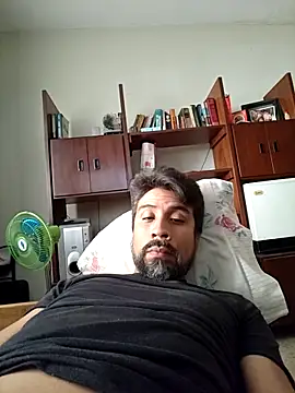 Snapshot of Mac50rus chatting on 09.30.25 Mac50rus online show from 09.30.25