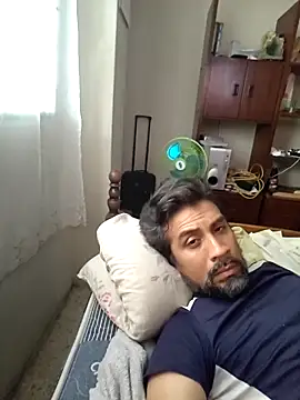 Snapshot of Mac50rus chatting on 11.18.25 Mac50rus online show from 11.18.25